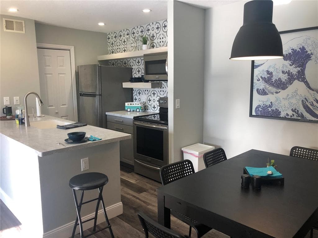 10122 WINSFORD OAK BOULEVARD UNIT 408 TAMPA, FL 33624