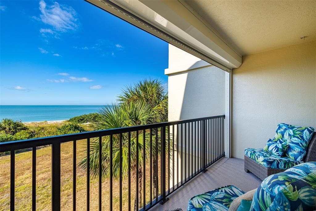 7564 BAYSHORE DRIVE UNIT 305 TREASURE ISLAND, FL 33706
