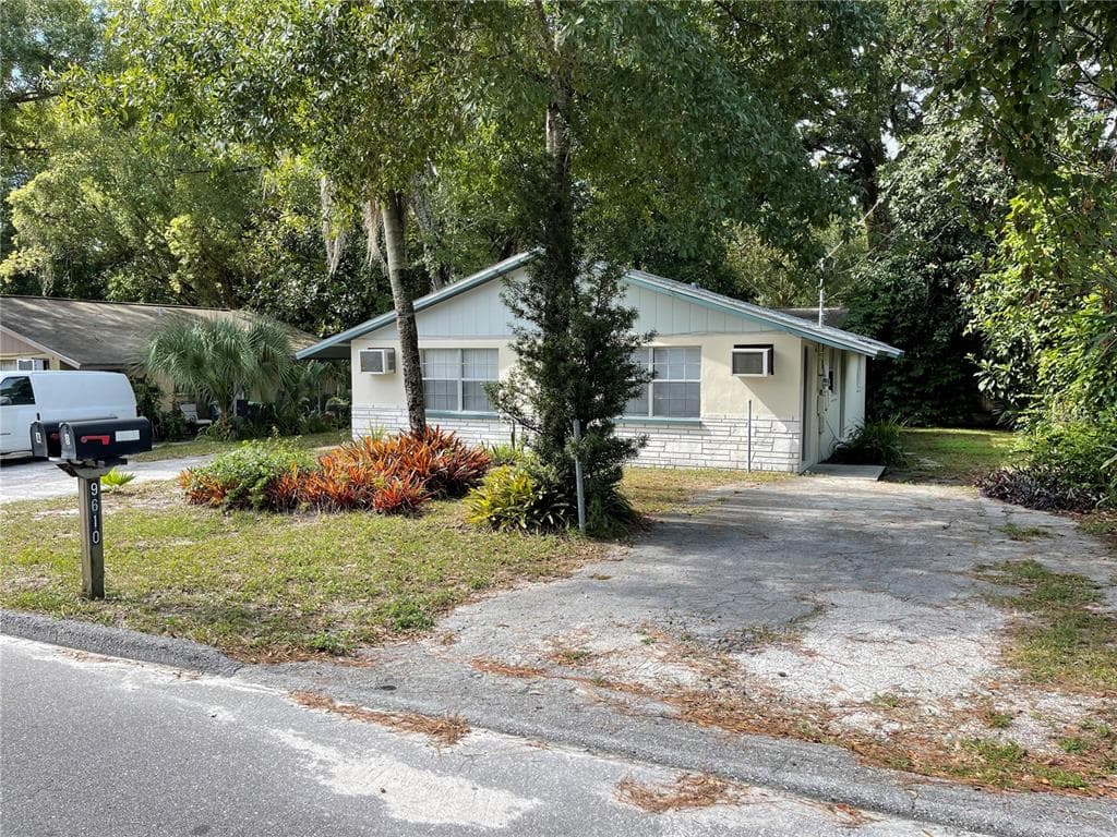 9610 N 12TH STREET TAMPA, FL 33612