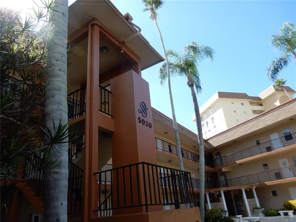 5020 BRITTANY DRIVE S UNIT 214 ST PETERSBURG, FL 33715