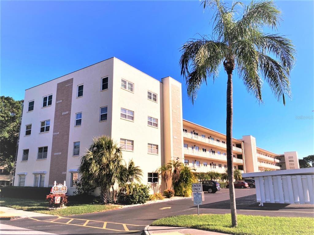5705 80TH STREET N UNIT 304 ST PETERSBURG, FL 33709