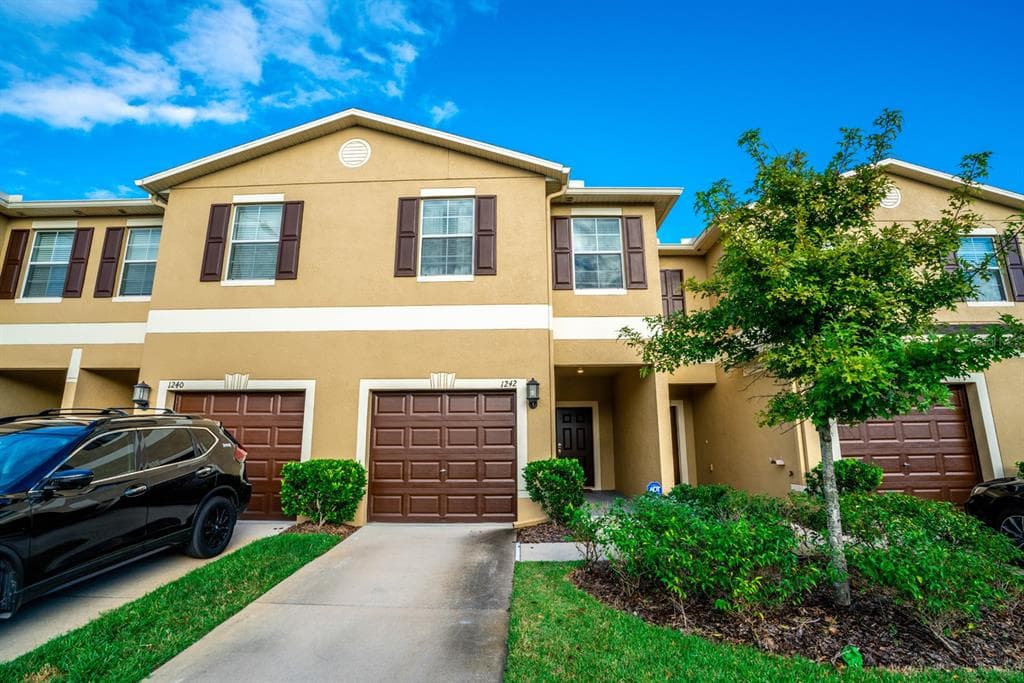 1242 ACADIA HARBOR PLACE BRANDON, FL 33511
