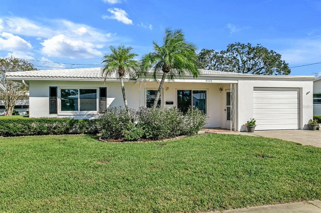 9725 40TH STREET N UNIT 3 PINELLAS PARK, FL 33782