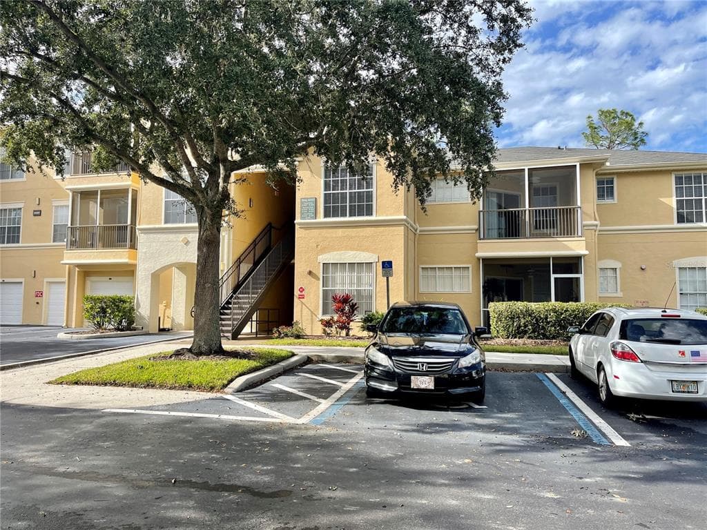 5125 PALM SPRINGS BOULEVARD UNIT 8204 TAMPA, FL 33647