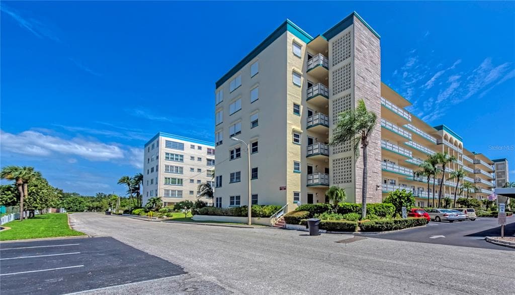 2960 59TH STREET S UNIT 106 GULFPORT, FL 33707
