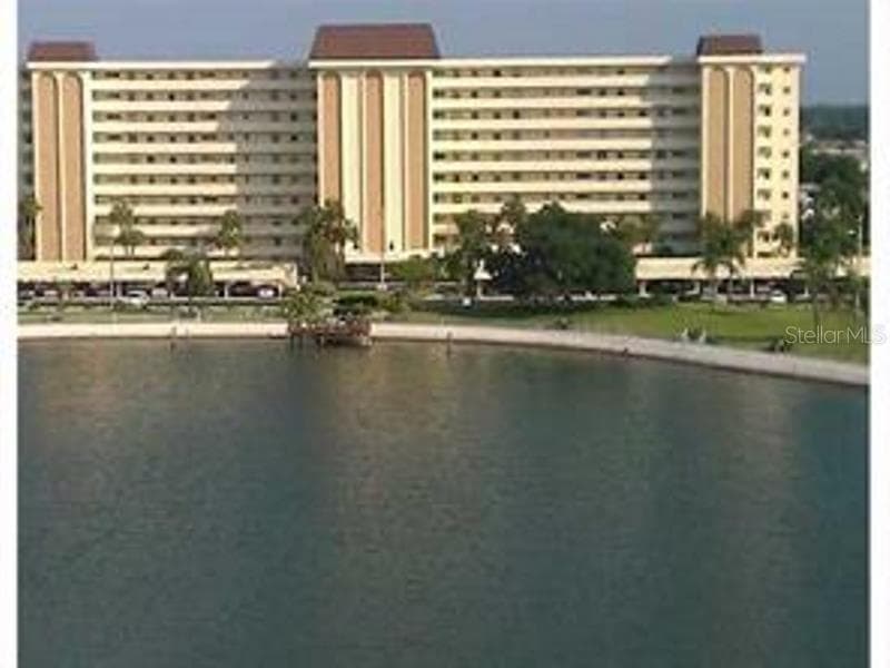 4725 COVE CIRCLE UNIT 408 ST PETERSBURG, FL 33708