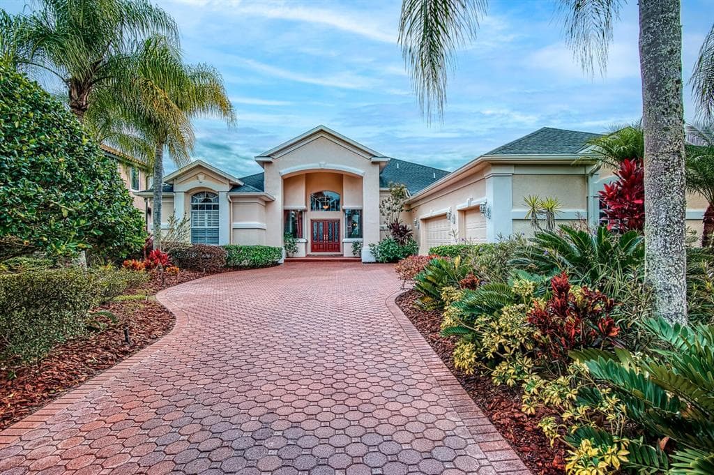 10524 CORY LAKE DRIVE TAMPA, FL 33647