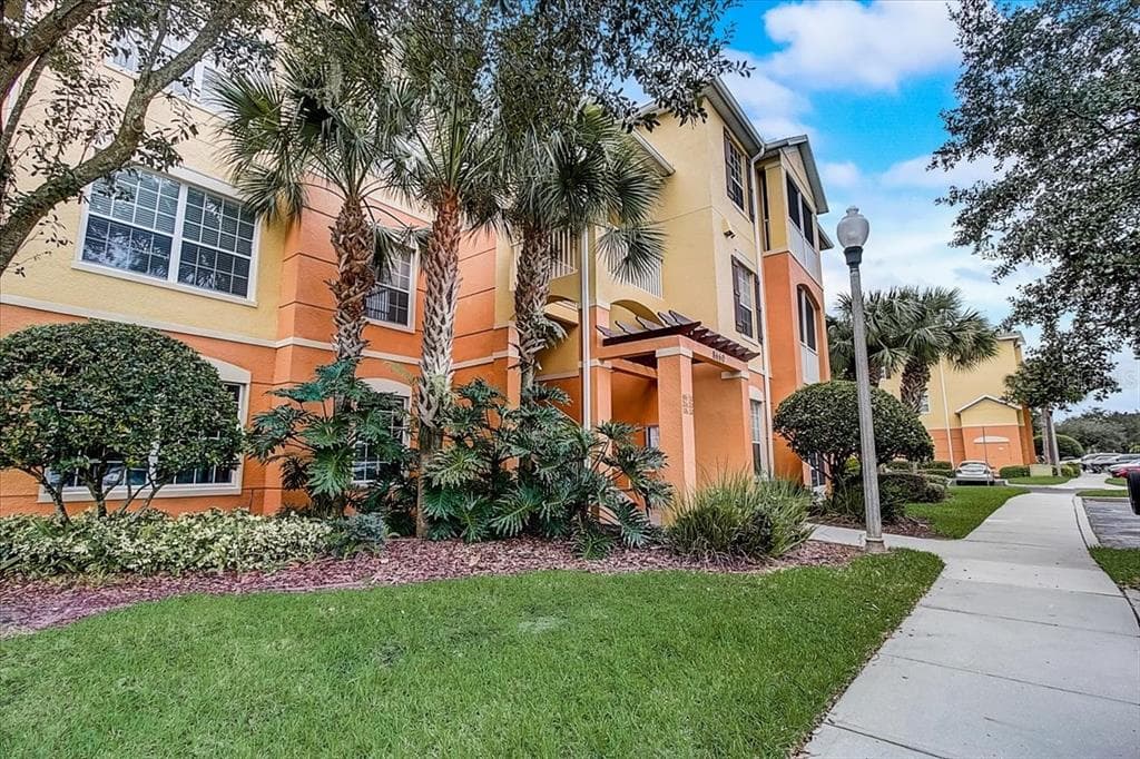 8660 BUCCILLI DRIVE UNIT 306 ORLANDO, FL 32829