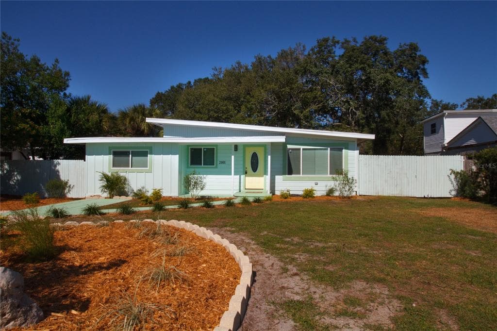 2101 BONITA WAY S