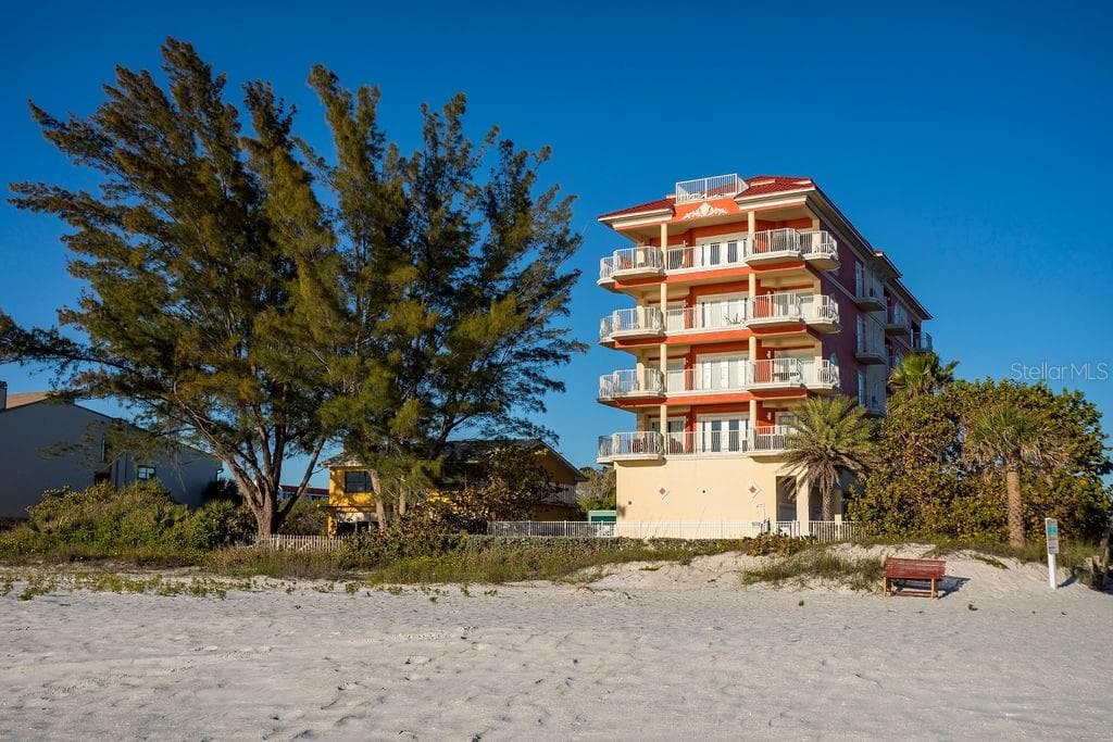 19000 GULF BOULEVARD UNIT 3 INDIAN SHORES, FL 33785