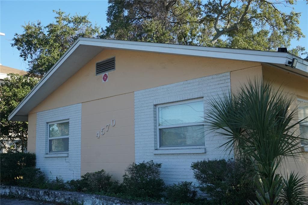 4570 70 AVENUE N UNIT 3 PINELLAS PARK, FL 33781