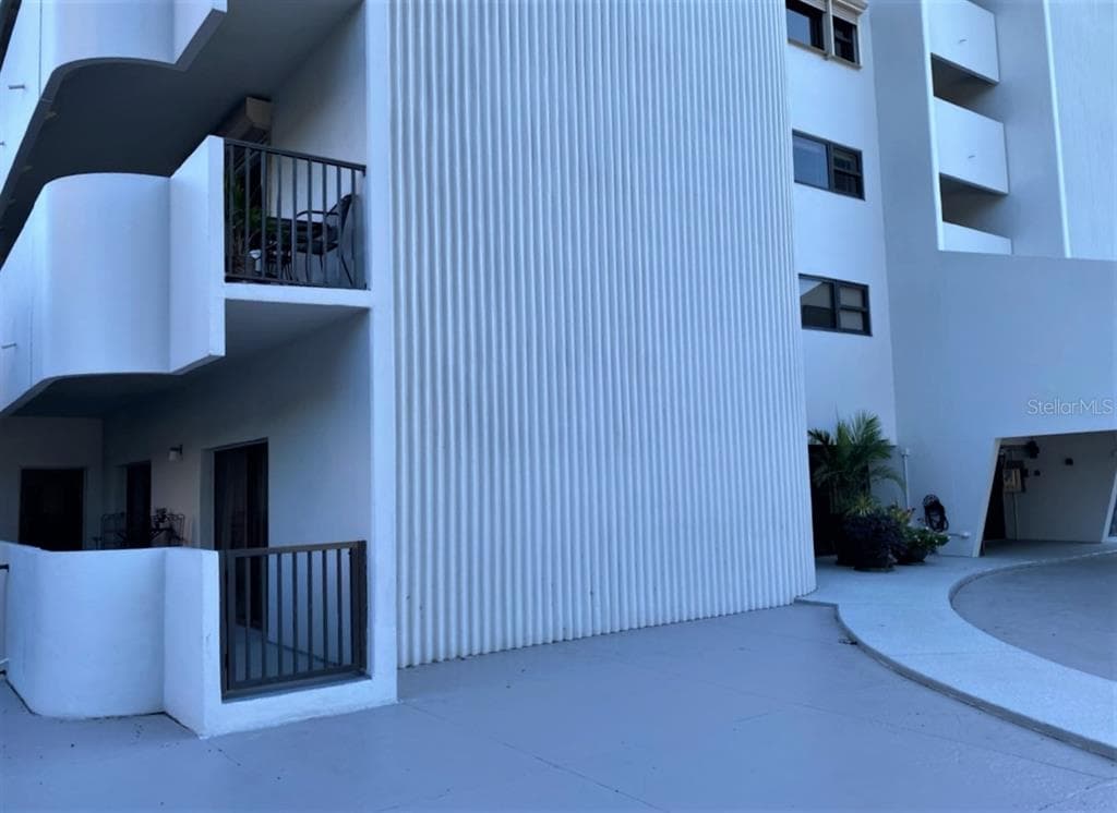 4141 BAYSHORE BOULEVARD UNIT 104 TAMPA, FL 33611
