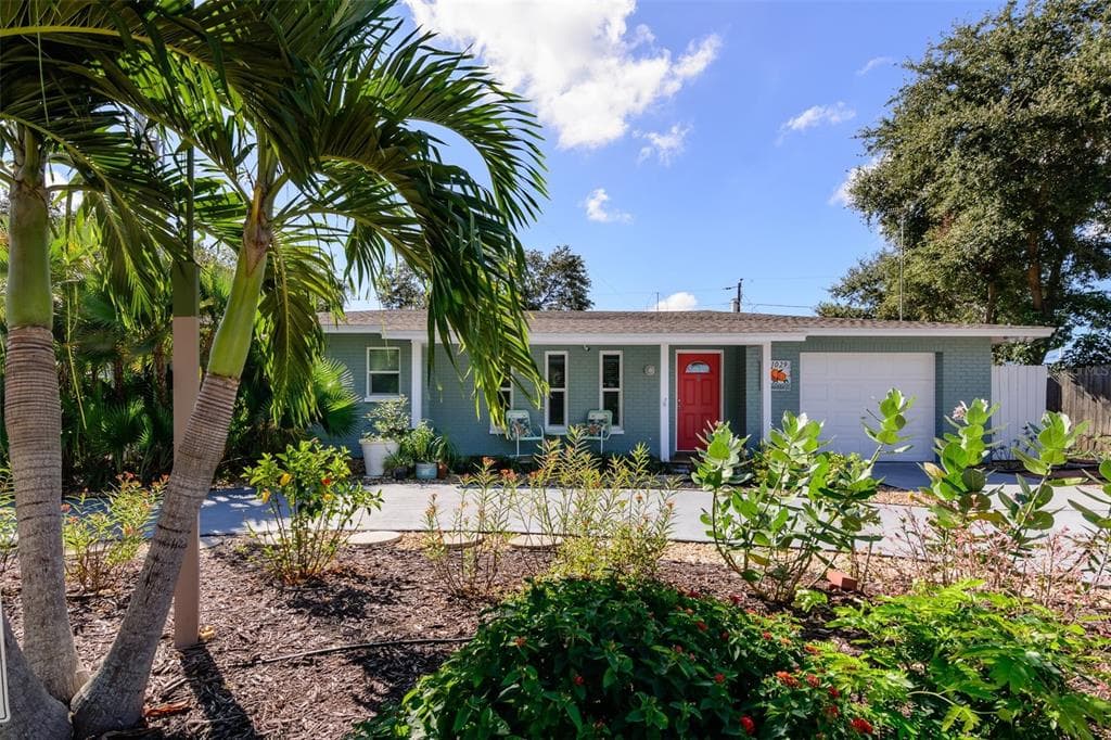 1029 ADMIRAL ROAD DUNEDIN, FL 34698