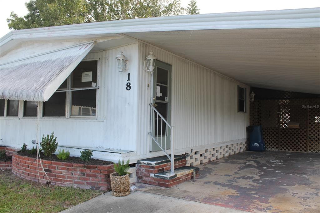 6710 36TH AVENUE E UNIT 18 PALMETTO, FL 34221