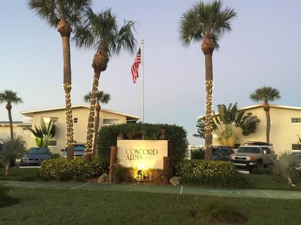 2570 GARY CIRCLE UNIT 2 DUNEDIN, FL 34698