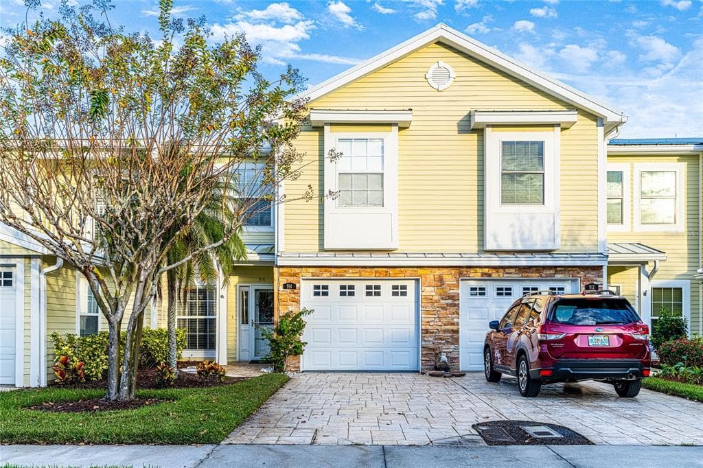 914 WOODBRIDGE COURT SAFETY HARBOR, FL 34695