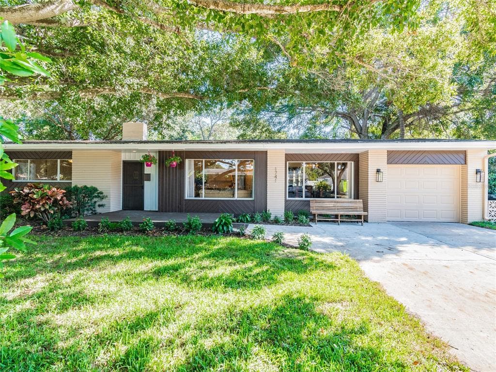 1741 GOLF VIEW DRIVE BELLEAIR, FL 33756