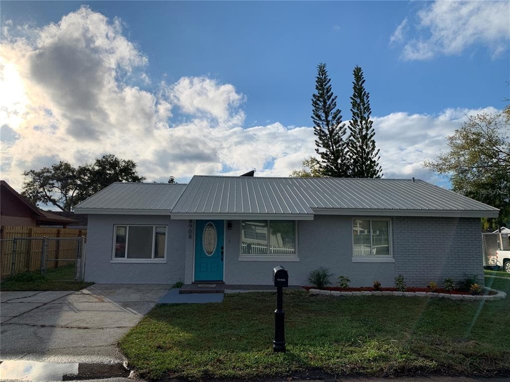 8908 RICHFIELD COURT