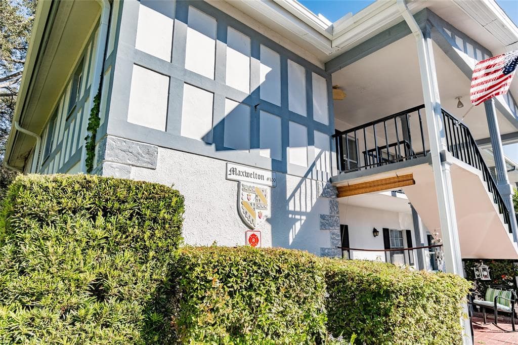 100 GLENNES LANE UNIT 201 DUNEDIN, FL 34698