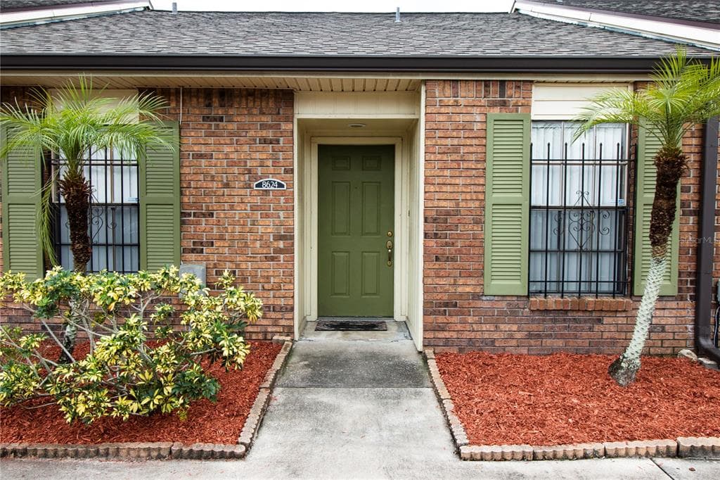 8624 CARROLL OAKS DRIVE TAMPA, FL 33614