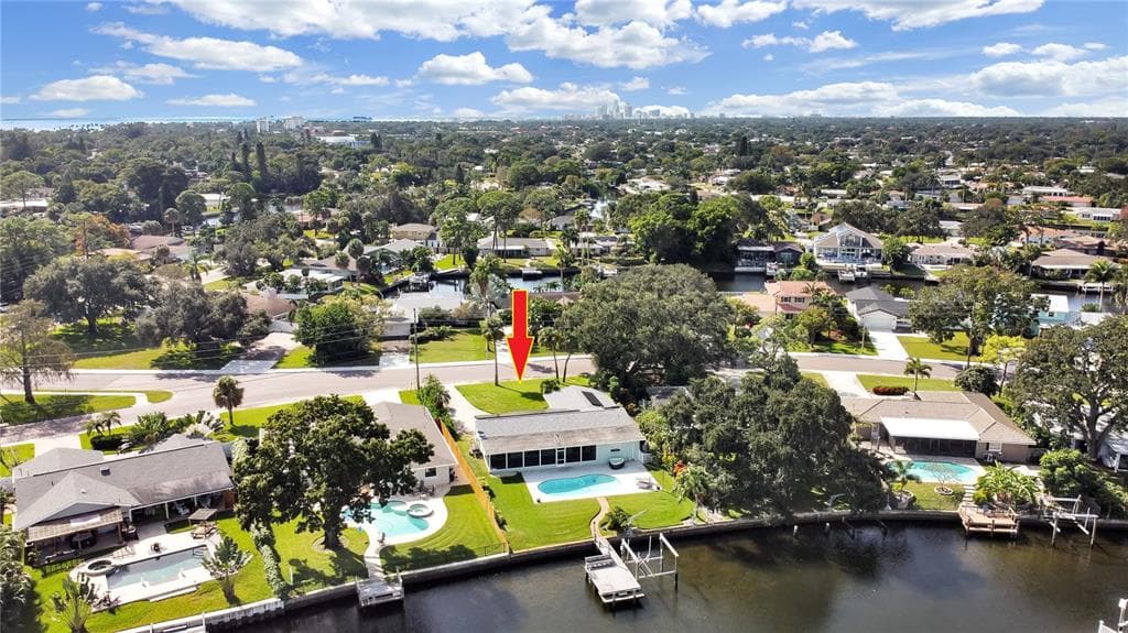 5119 VENETIAN BOULEVARD NE ST PETERSBURG, FL 33703
