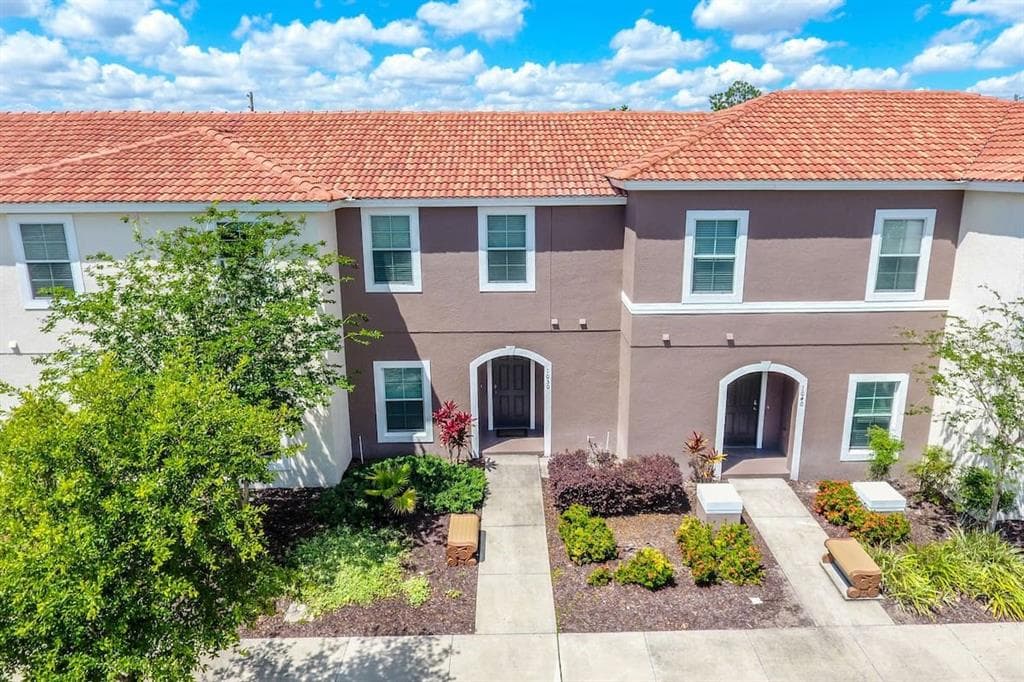 1030 LAS FUENTES DRIVE KISSIMMEE, FL 34746