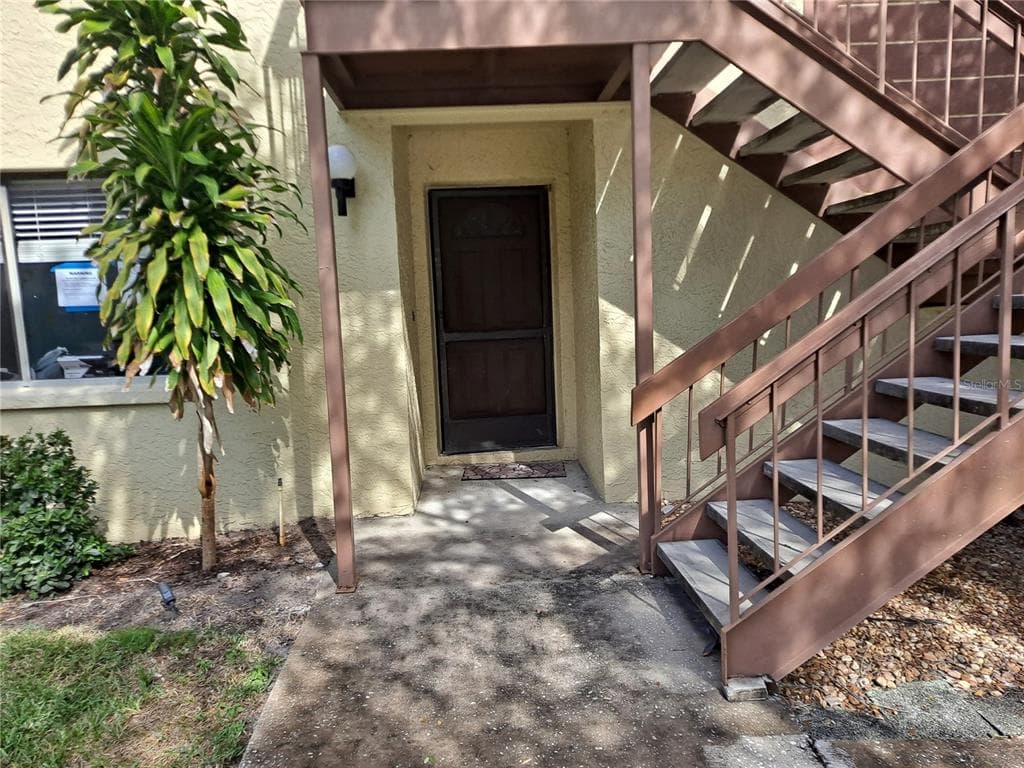 2360 FLANDERS WAY UNIT A SAFETY HARBOR, FL 34695