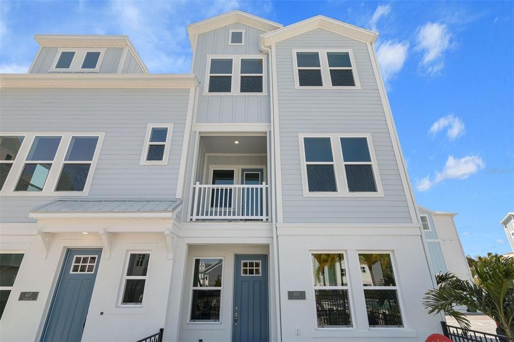 2463 MANGUM COURT SARASOTA, FL 34237