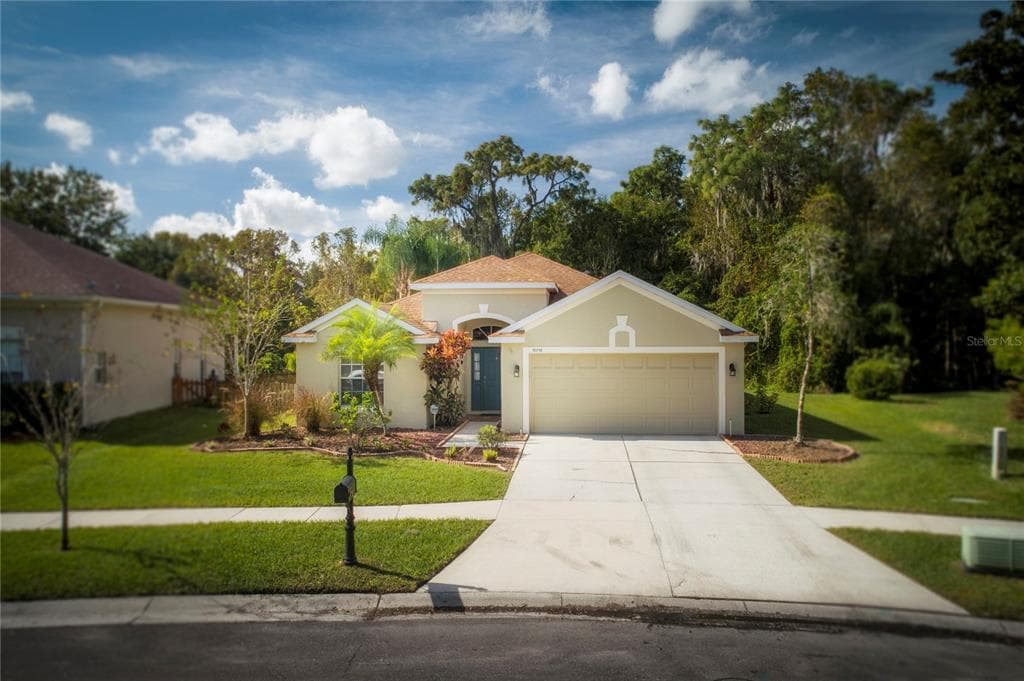 10716 MOSS ISLAND DRIVE RIVERVIEW, FL 33569