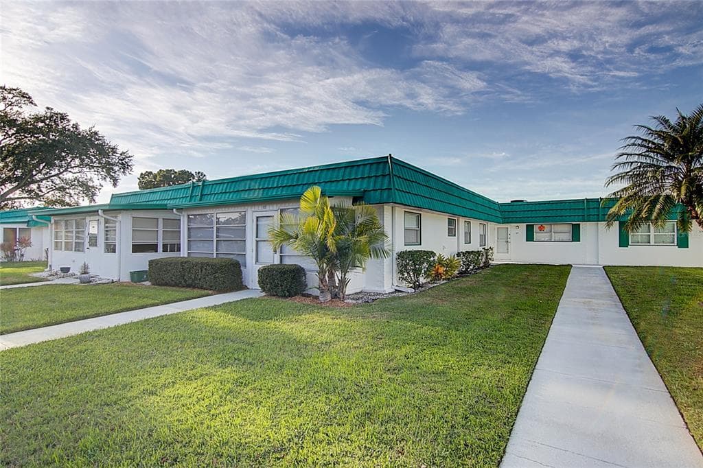 205 KINGS BOULEVARD UNIT 65 SUN CITY CENTER, FL 33573
