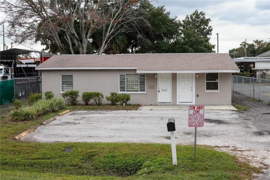 4410 N CLARK AVENUE TAMPA, FL 33614