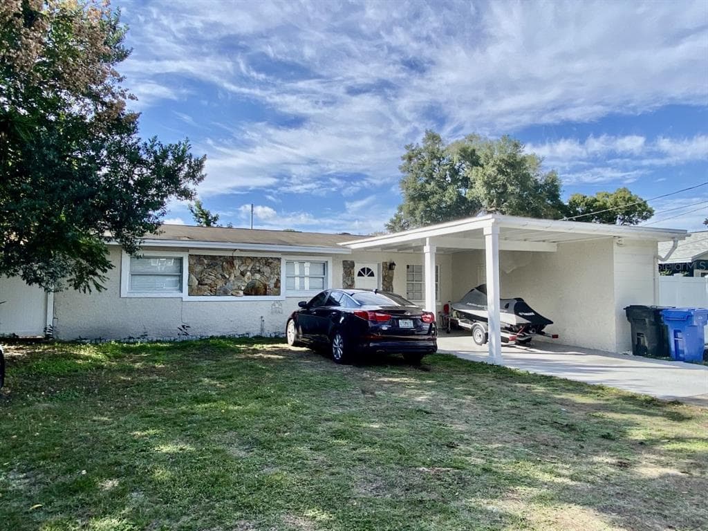 8612 MAY CIRCLE TAMPA, FL 33614