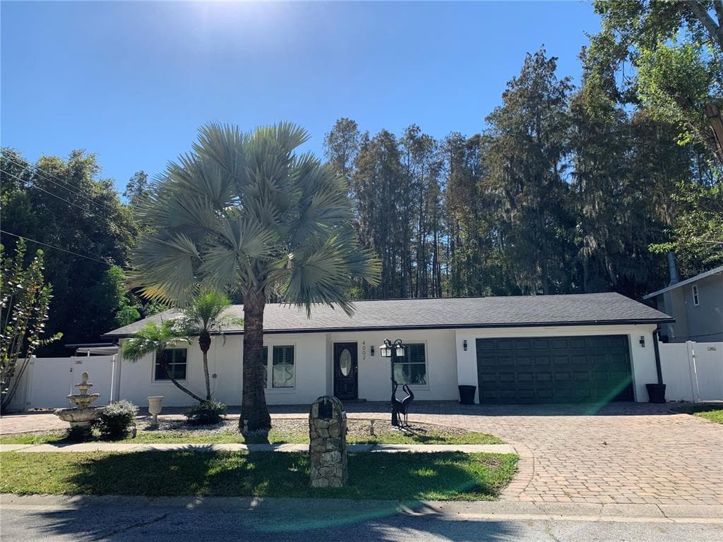 4002 WOODACRE LANE TAMPA, FL 33624