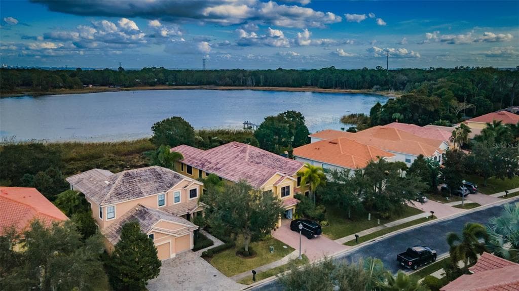 2711 LAKEBREEZE LANE S CLEARWATER, FL 33759