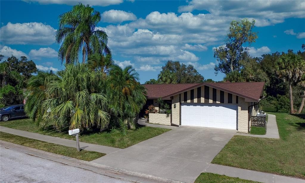 7115 BRAMBLEWOOD DRIVE PORT RICHEY, FL 34668