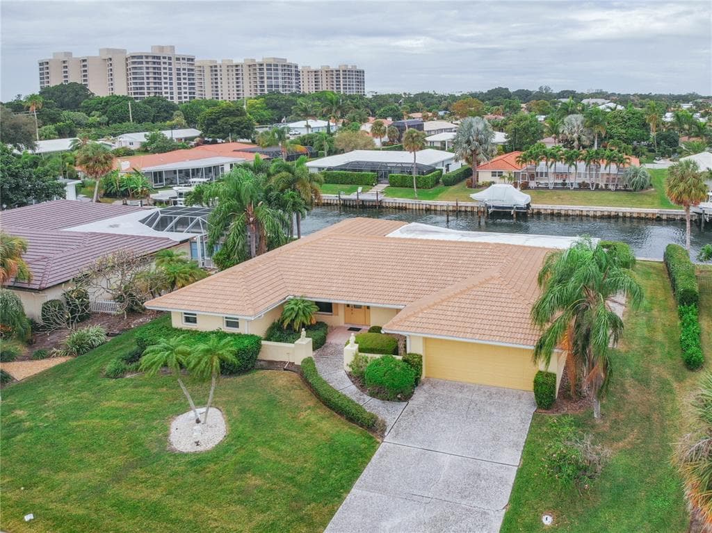 521 BIRDIE LANE LONGBOAT KEY, FL 34228