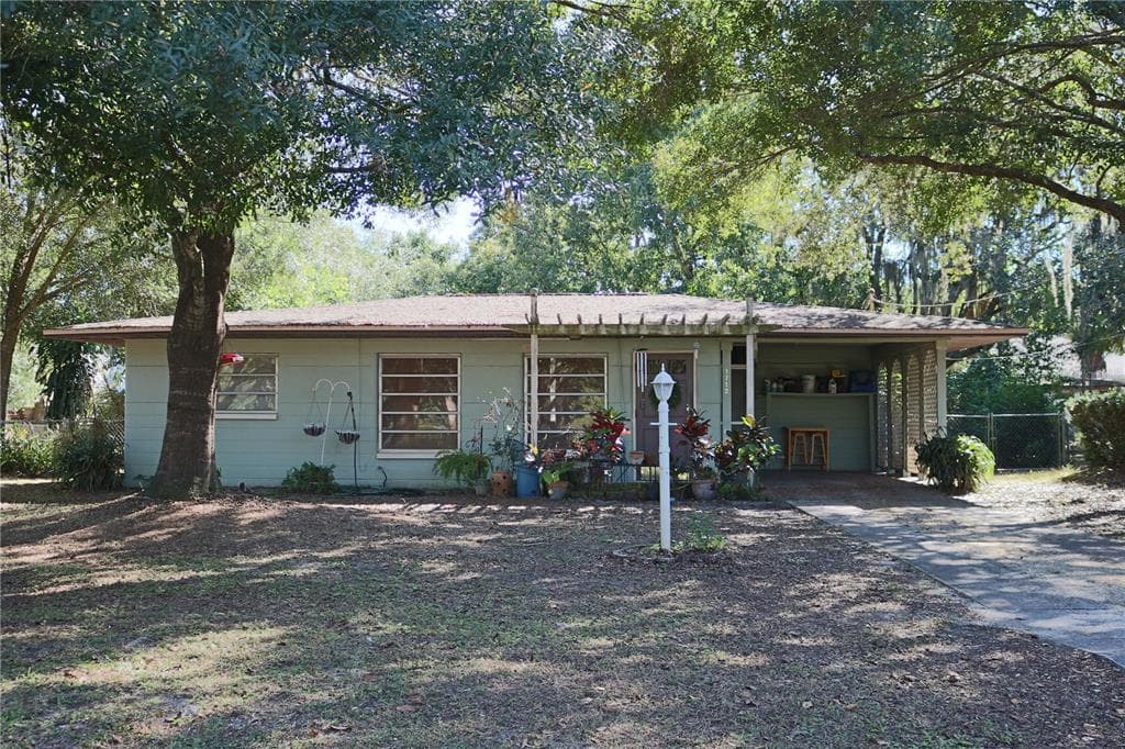 1712 POND LAKE DRIVE TAMPA, FL 33612