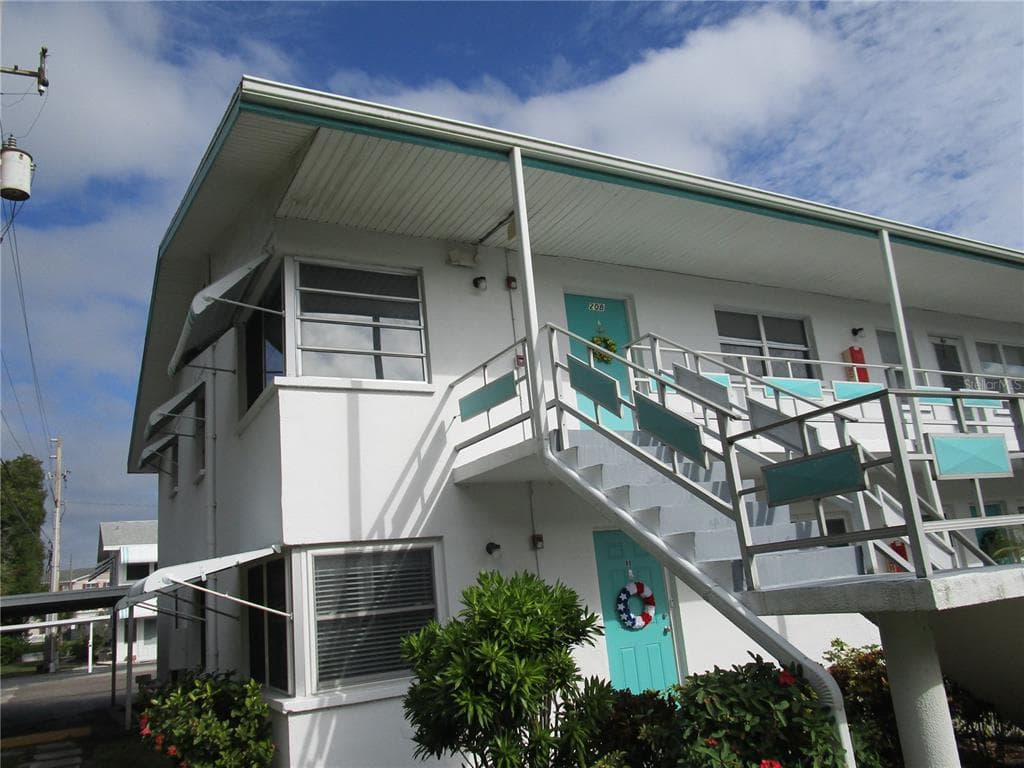 6050 21ST STREET N UNIT 20 ST PETERSBURG, FL 33714