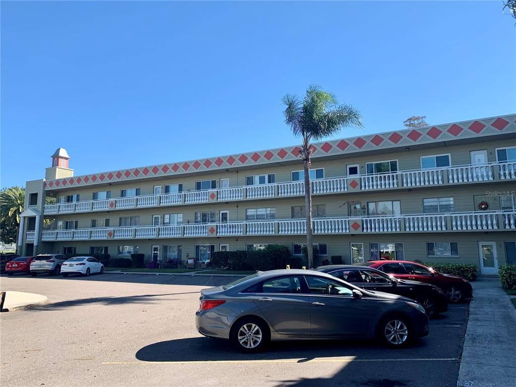 2427 FINLANDIA LANE UNIT 51 CLEARWATER, FL 33763