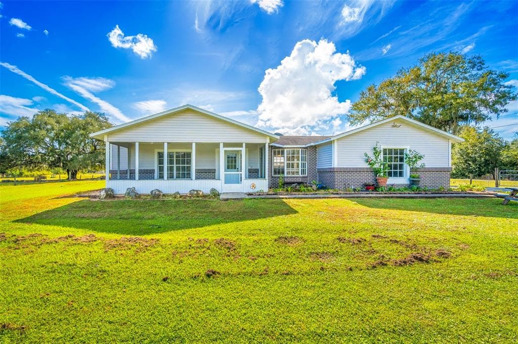 6828 GATOR RANCH STREET PLANT CITY, FL 33565