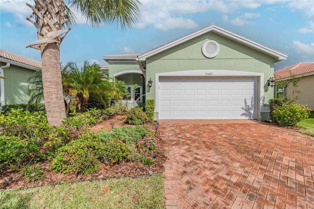15662 AURORA LAKE CIRCLE WIMAUMA, FL 33598