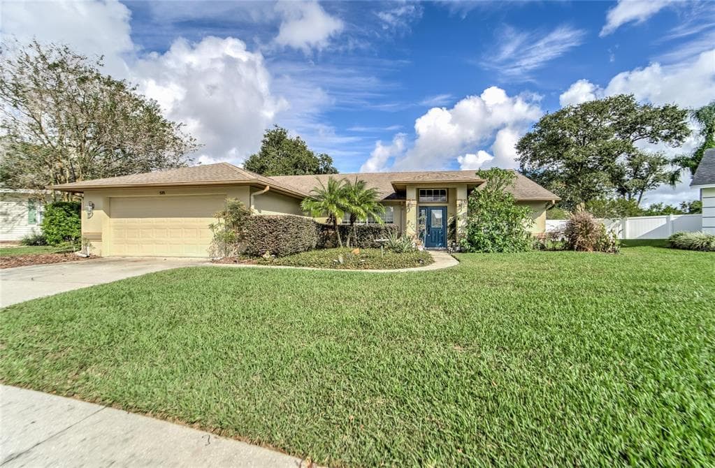 535 POWDER HORN ROW LAKELAND, FL 33809