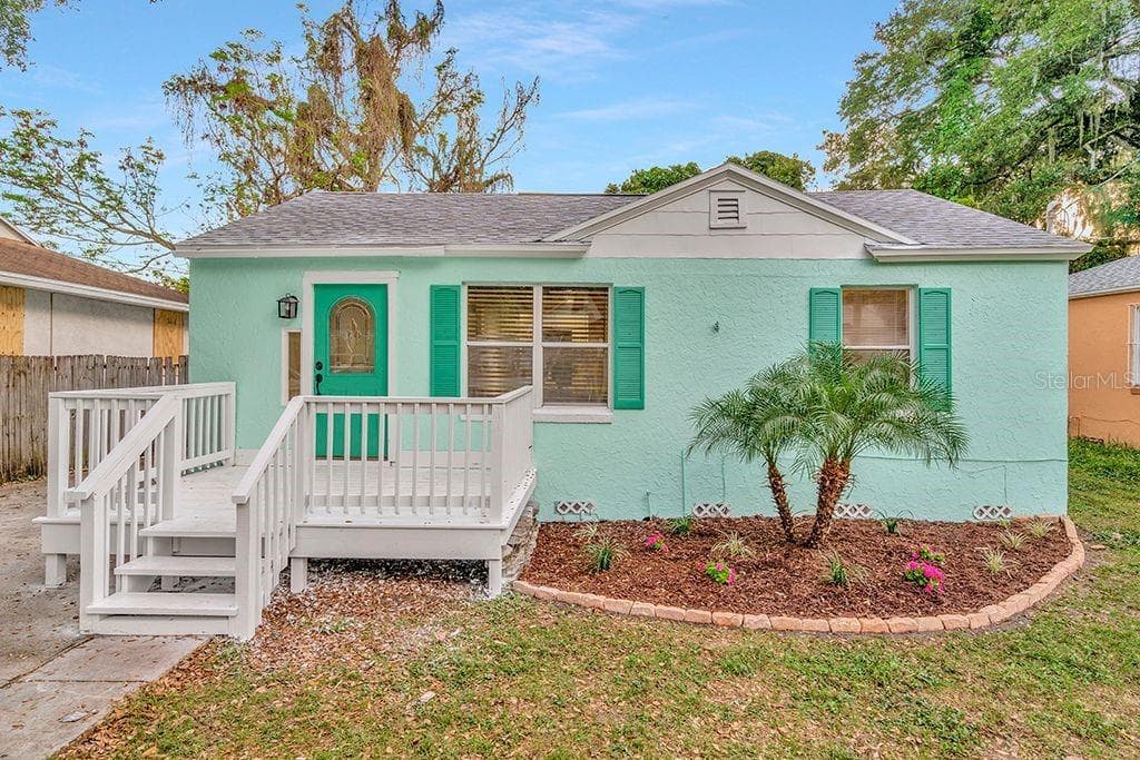 1427 E MOHAWK AVENUE TAMPA, FL 33604
