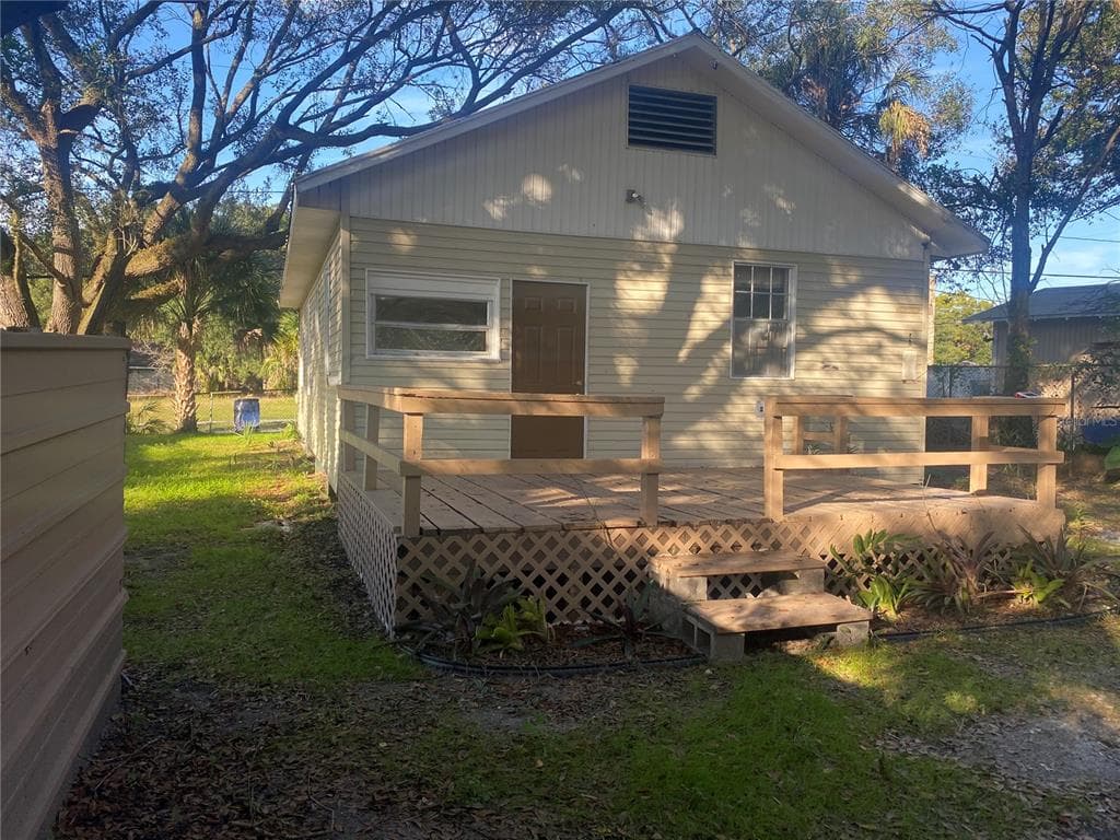 917 E SITKA STREET TAMPA, FL 33604