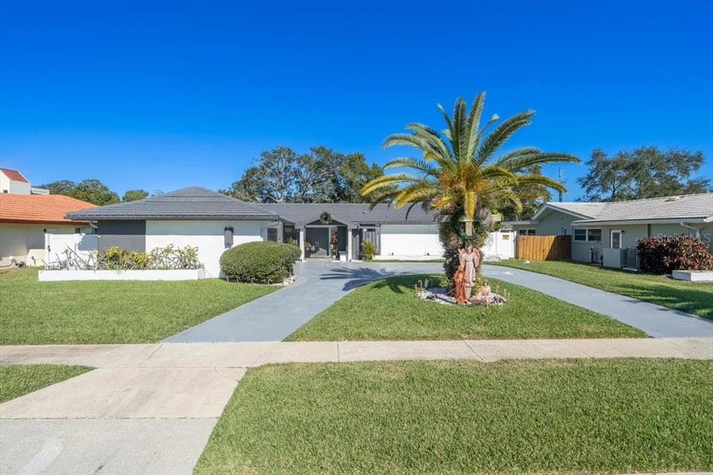 13801 JOYCE DRIVE LARGO, FL 33774
