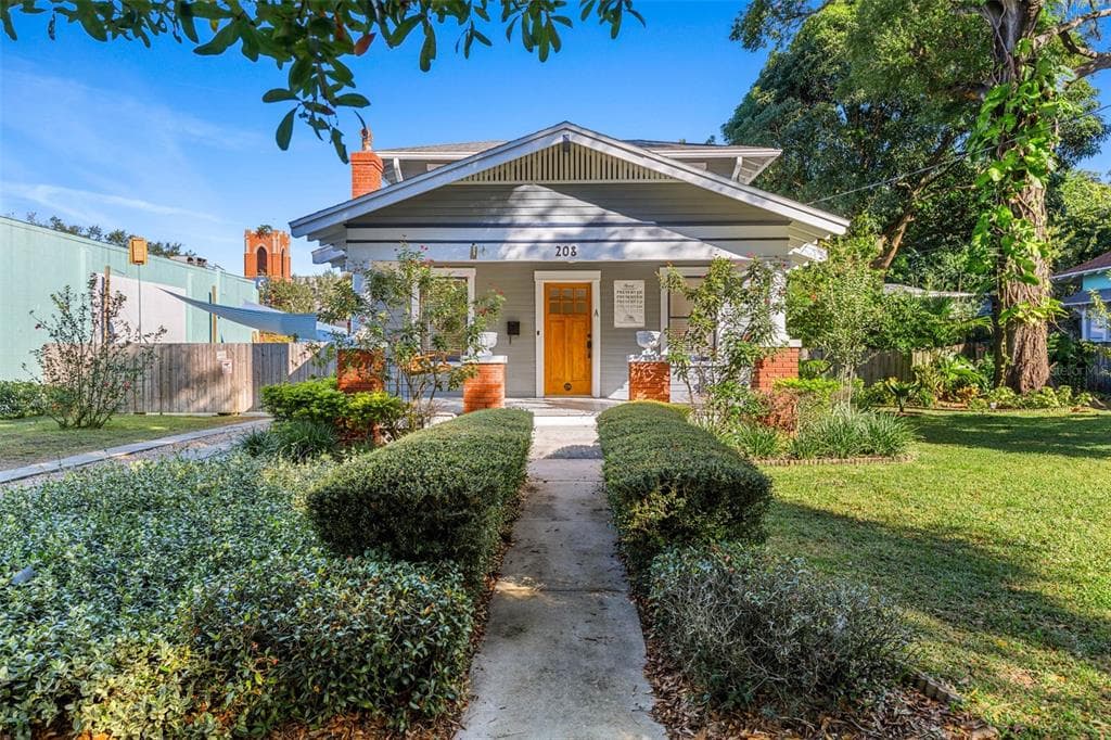 208 E PARK AVENUE TAMPA, FL 33602