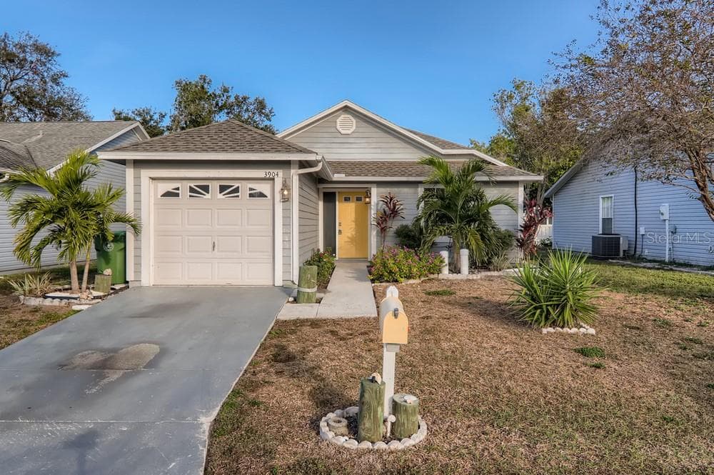 3904 39TH AVENUE W BRADENTON, FL 34205
