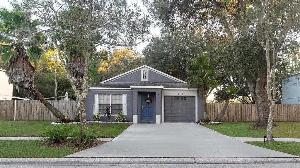 1117 LAKE SHORE RANCH DRIVE SEFFNER, FL 33584