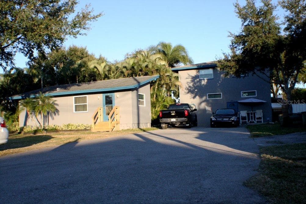 13329 CENTER AVENUE LARGO, FL 33773