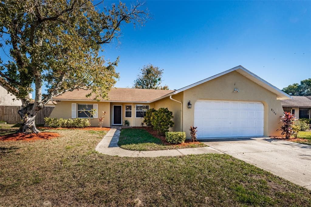 8744 MARTINIQUE LANE PORT RICHEY, FL 34668
